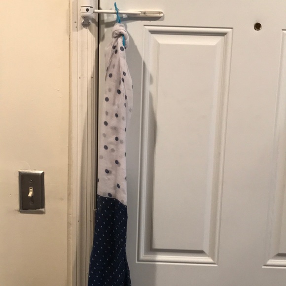 Blue and white scarf - Picture 1 of 2